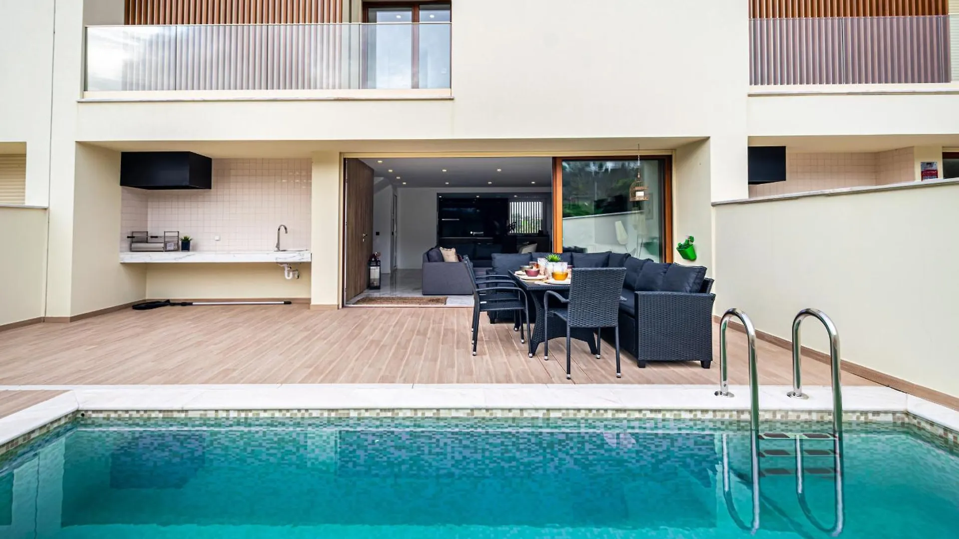 Beguest Albufeira Luxus Villa contacts